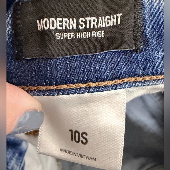 Express Super High Waisted Ripped Modern Straight Jeans - Picture 6 of 9